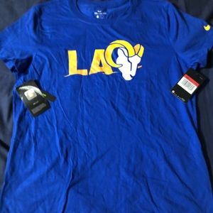 Los Angeles Rams Nike Women’s T-Shirt (Large) Retails for $ 45
